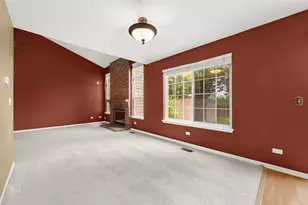 2041 Clarewood Ln, Mundelein, IL 60060 - Photo 3