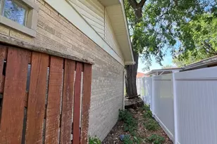 5504 Oak Center Dr, Oak Lawn, IL 60453 - Photo 5