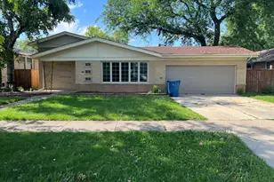 5504 Oak Center Dr, Oak Lawn, IL 60453 - Photo 1
