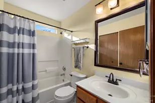 624 Lorree Ln, Lake in the Hills, IL 60156 - Photo 19