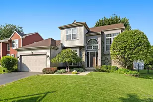 624 Lorree Ln, Lake in the Hills, IL 60156 - Photo 1