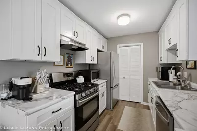 446 Valley Drive #201, Naperville, IL 60563 - Photo 9