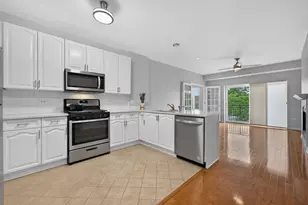 135 S York St, Elmhurst, IL 60126 - Photo 7