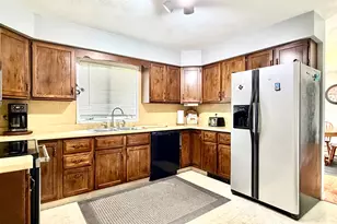 25445 Indian Ridge Rd, Sterling, IL 61081 - Photo 11