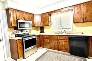 25445 Indian Ridge Rd, Sterling, IL 61081 - Photo 13
