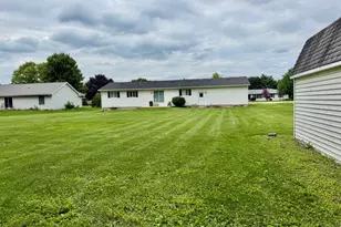 25445 Indian Ridge Rd, Sterling, IL 61081 - Photo 31