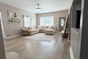 1914 N Lasalle St, Ottawa, IL 61350 - Photo 3