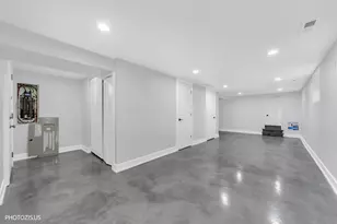 8021 W 45th St, Lyons, IL 60534 - Photo 27