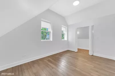 8021 W 45th Street, Lyons, IL 60534 - Photo 17