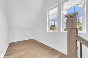 8021 W 45th St, Lyons, IL 60534 - Photo 15