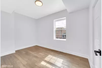 8021 W 45th Street, Lyons, IL 60534 - Photo 11