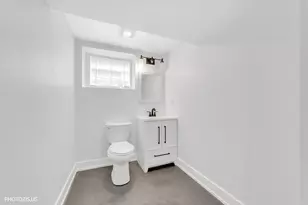 8021 W 45th St, Lyons, IL 60534 - Photo 25