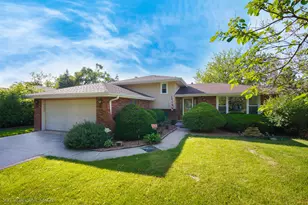 10906 3rd St, Mokena, IL 60448 - Photo 1