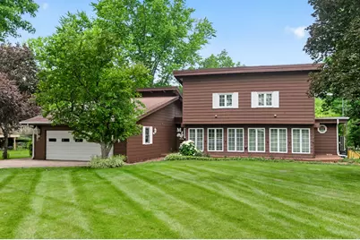 511 N Woodland Drive, Dixon, IL 61021 - Photo 1