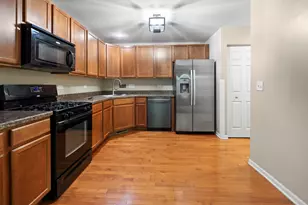 631 Crystal Springs Ct, Fox Lake, IL 60020 - Photo 3