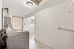 2121 S 14th Ave, Broadview, IL 60155 - Photo 13