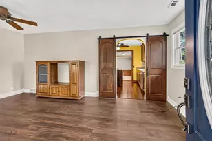 718 E Chestnut St, Monticello, IL 61856 - Photo 9