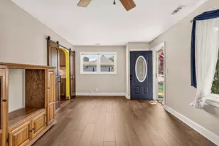 718 E Chestnut St, Monticello, IL 61856 - Photo 11
