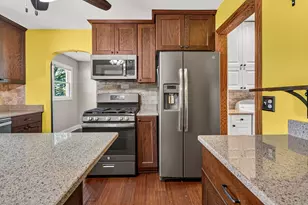 718 E Chestnut St, Monticello, IL 61856 - Photo 13