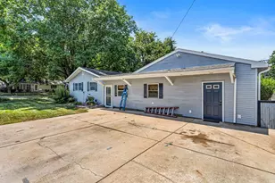 718 E Chestnut St, Monticello, IL 61856 - Photo 5