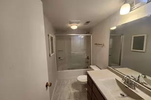 1102 Hinswood Dr, Darien, IL 60561 - Photo 13