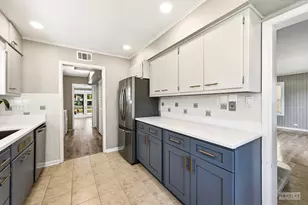 125 W Adams St, Villa Park, IL 60181 - Photo 9