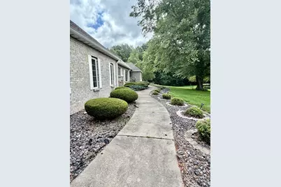 2202 Meadows Drive, Sterling, IL 61081 - Photo 5