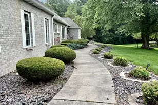 2202 Meadows Dr, Sterling, IL 61081 - Photo 5