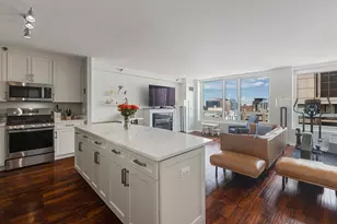 33 W Ontario St, Chicago, IL 60654 - Photo 3