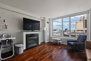 33 W Ontario St, Chicago, IL 60654 - Photo 5