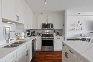 33 W Ontario St, Chicago, IL 60654 - Photo 13