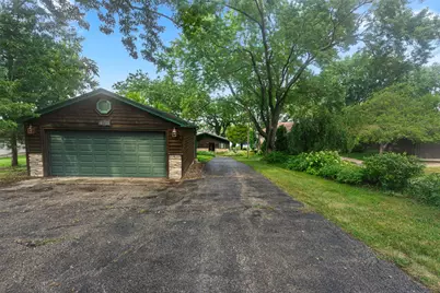 4122 W Lake Shore Drive, Wonder Lake, IL 60097 - Photo 3