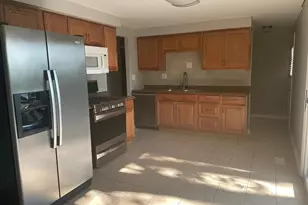 1210 N Fairlane Dr, Schaumburg, IL 60193 - Photo 7