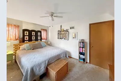 807 E Illinois Street, Freeport, IL 61032 - Photo 13