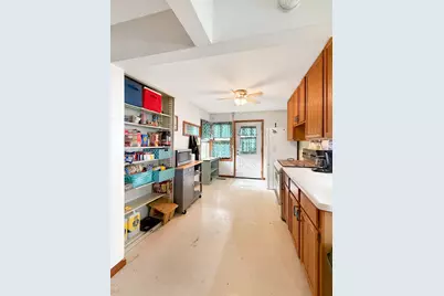 807 E Illinois Street, Freeport, IL 61032 - Photo 3
