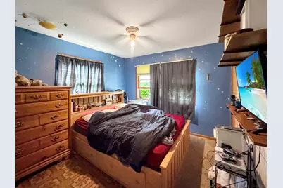 807 E Illinois Street, Freeport, IL 61032 - Photo 15