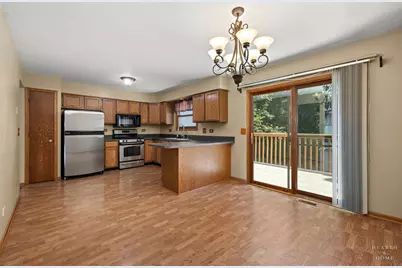 558 Barbary Lane, Woodstock, IL 60098 - Photo 7