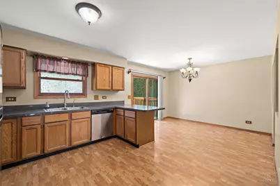 558 Barbary Lane, Woodstock, IL 60098 - Photo 11
