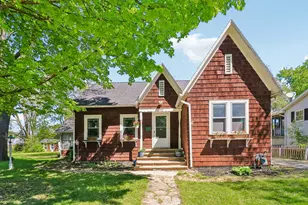 3908 W Kane Ave, McHenry, IL 60050 - Photo 1