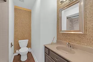 5151 N East River Rd, Chicago, IL 60656 - Photo 7