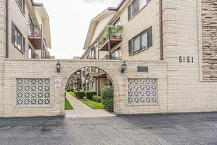 5151 N East River Rd, Chicago, IL 60656 - Photo 13