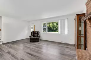 29W255 Lester St, West Chicago, IL 60185 - Photo 3