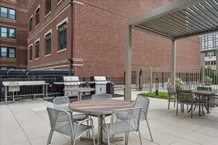 555 W Cornelia Ave, Chicago, IL 60657 - Photo 23