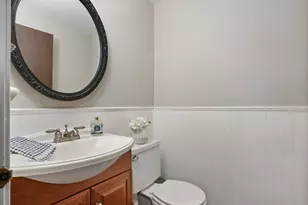 545 Ridgefield Dr, Roselle, IL 60172 - Photo 7