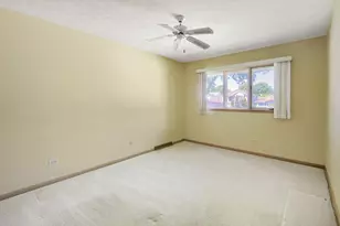 2630 Somerset Dr, Westchester, IL 60154 - Photo 11