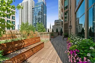 21 E Huron St, Chicago, IL 60611 - Photo 35