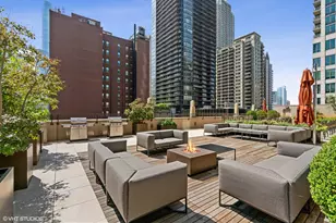 21 E Huron St, Chicago, IL 60611 - Photo 35