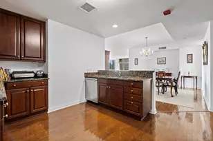 21 E Huron St, Chicago, IL 60611 - Photo 13
