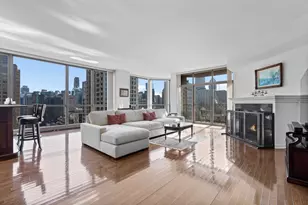 21 E Huron St, Chicago, IL 60611 - Photo 3