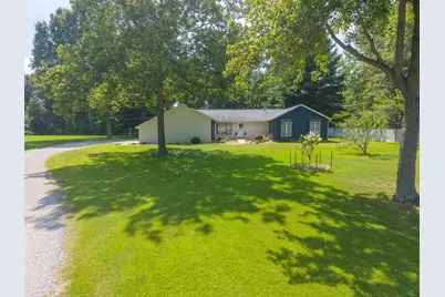 2405 S Washington Street, Salem, IL 62881 - Photo 1